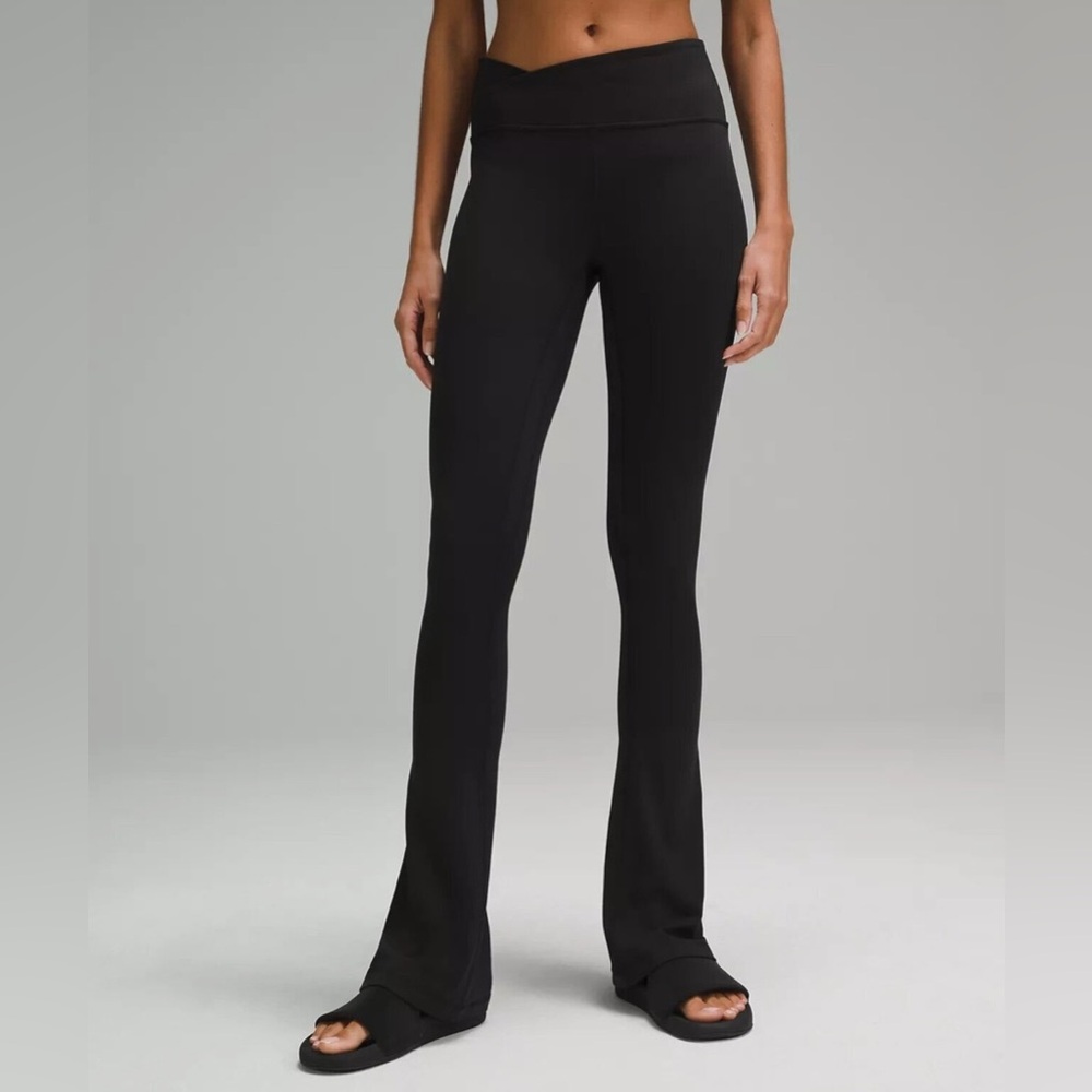 BNWT lululemon Align Asymmetrical Mini Flare 32” - Size 4 - Black